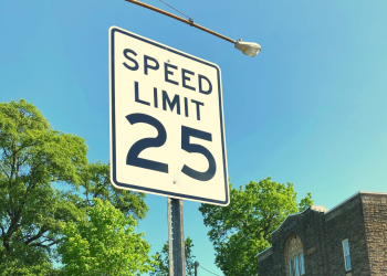 25 miles per hours speed limit sign