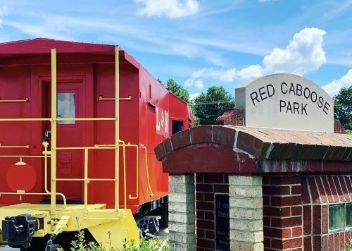 picture of train red caboose 