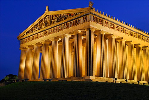Photo of the Nashville Parthenon at dusk.