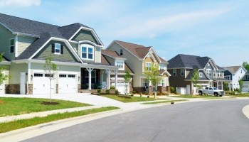 a row of houses in a suburban neighborhood
