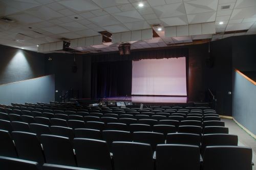 looby theater