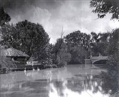 black and white photo of Lake Watauga at Centennial Park