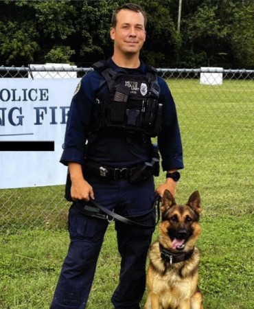 Officer Austin Bass & Partner Otto