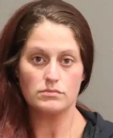 Leslie Myhand, 32