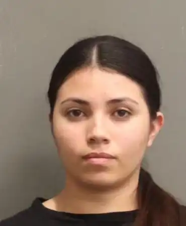 Bectran Yesenia, 25