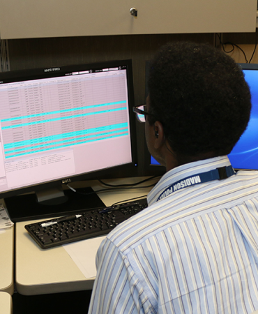 Review of AFIS job queue by examiner