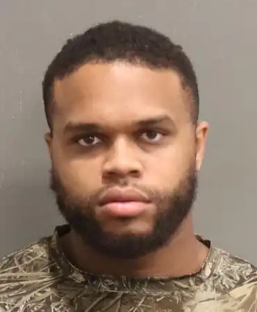 Derrick Vassar, 23