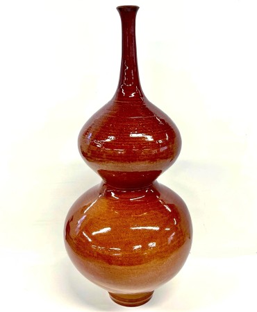 Ceramic vessel by Cesar Pita