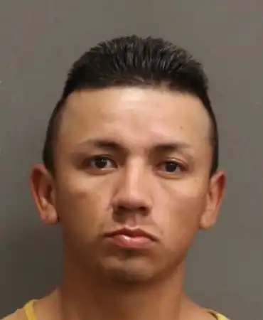 Armando Olivos, 29