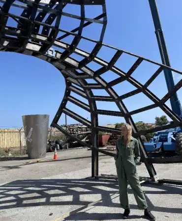 Photo: The artist visiting Loqui at Gizmo’s fabrication yard, San Francisco, C.A., May 2023 photo ©JoeySabatino