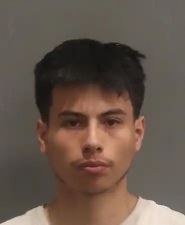 Cesar Sandoval, 20