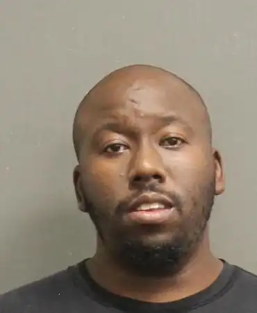 Donovan Holt, 33