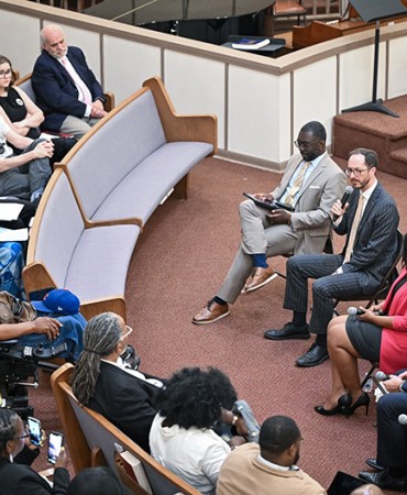 Mayor meeting with community leaders