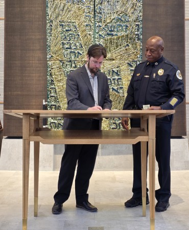 Rabbi-Joshua-Kullock-and-Chief-John-Drake